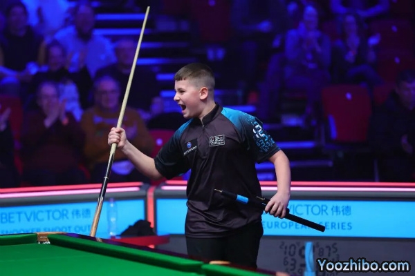 【战报】丁俊晖打丢点位黑球4战0胜 史蒂文斯点球败北！