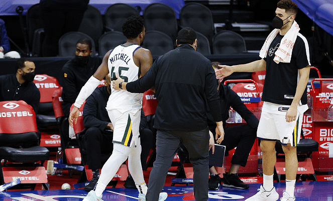 尴尬！米切尔连续两年最后一轮被选择，他真的不如塔图姆吗？