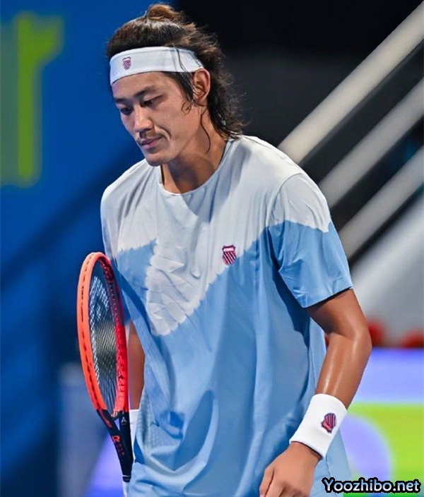 迪拜站-张之臻全场轰出17记Ace但仍1-2不敌卢布列夫止步首轮