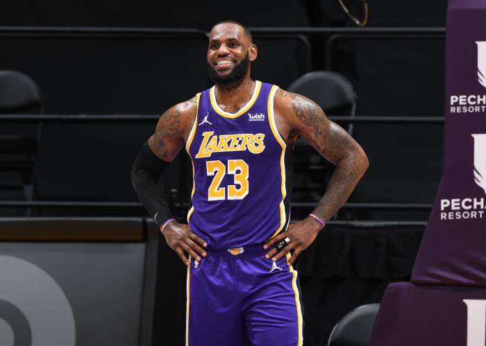 1279场！超湖人名宿和96榜眼，詹皇又破历史纪录，生涯仅替补1场