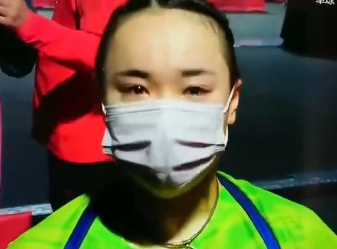 盘外招给女团施压？伊藤质疑孙颖莎违规，教练又拿莎莎发球做文章