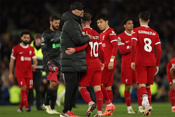 利物浦一崩再崩从 2-2到0-2仅一冠告别 渣叔泄气