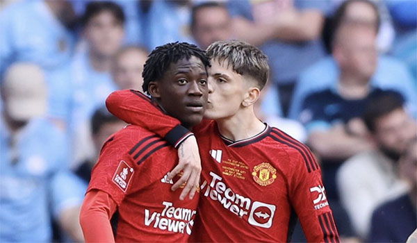 滕哈格命硬！止对曼城3连败并防四大皆空，2年2冠或稳帅位