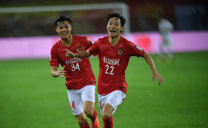 转会！恒大2冠飞翼已再次离队，确认加盟老东家，26岁遭2豪门抛弃