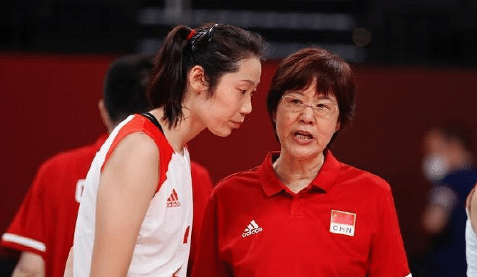 郎平太冤枉！奥运会后被全盘否定，8年前临危接手取得哪些成就？