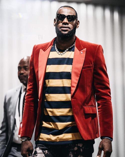 效仿魔术师？詹姆斯退役后，骑士会出售股份让老詹成为小老板吗？