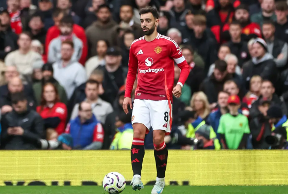 曼联迎来转机：B费红牌上诉成功，避免三场禁赛