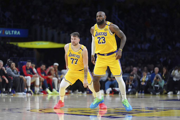 湖人惊天交易后蜕变：詹皇力挺东契奇，七连胜跃居西部次席