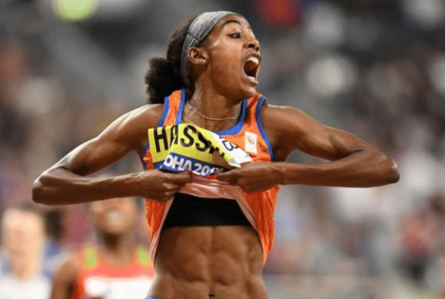 奥运田径大逆袭！荷兰名将最后一圈被绊倒，起身从倒二狂追到第一