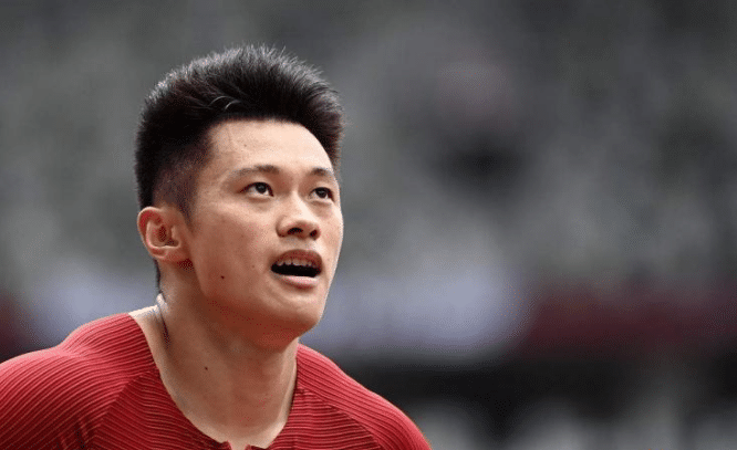 吕会会刘诗颖进标枪决赛，朱亚明方耀庆进跳远决赛，谢震业创历史