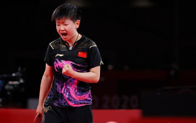 比分领先，伊藤美诚兴奋大叫，孙颖莎还击太真实，大头妹又哭了