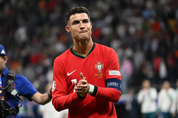 重磅！切尔西前球星直言C罗是葡萄牙队 “负担”，世界杯勿需他