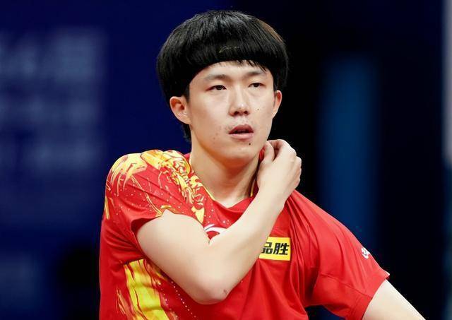 王楚钦为何能够逆转？邱党落入陷阱，王楚钦没有忘记马龙交代