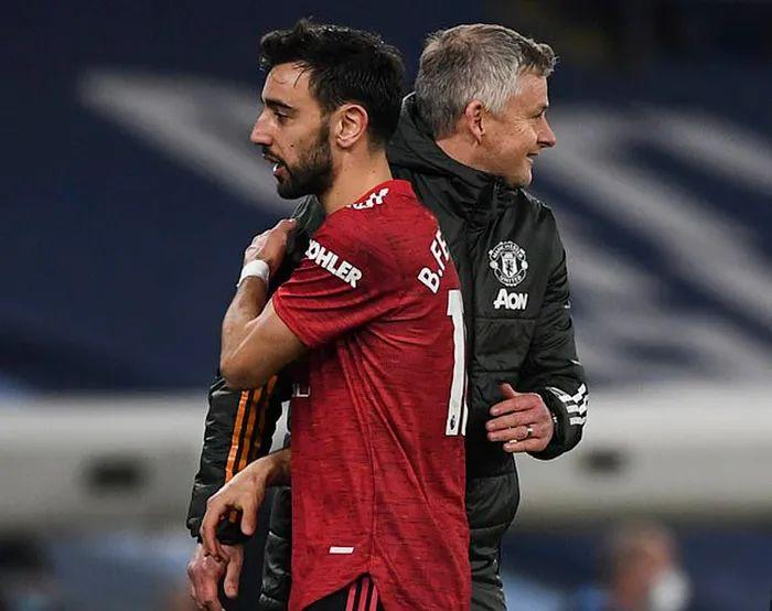 B费拒绝续约曼联原因曝光！20万周薪不为所动，要求保证转会补强