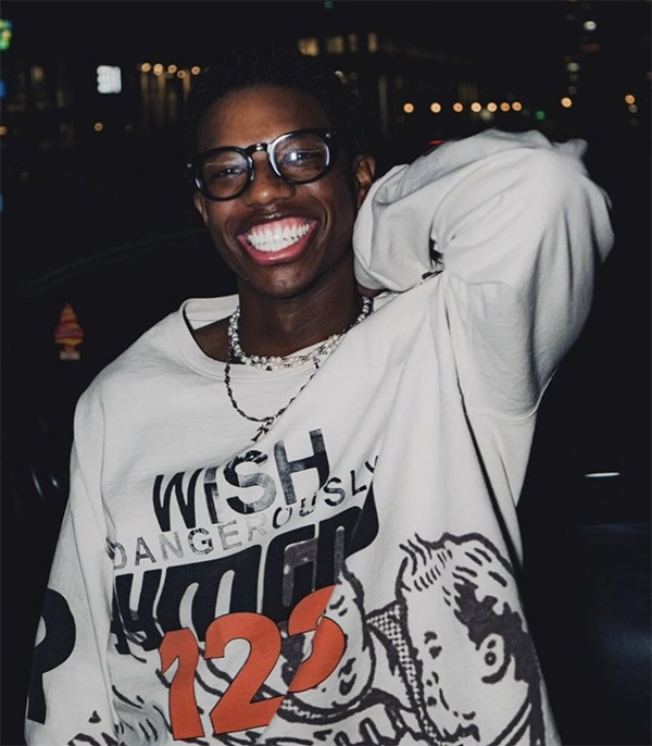 惊！曼联 “弃儿” 告别队友却租借泡汤，加纳乔征服主帅稳留队