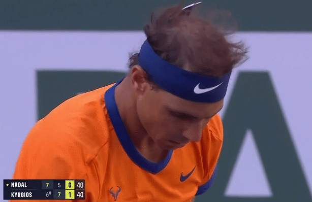 疯狂19连胜！纳达尔2-1险胜晋级4强，挥拳怒吼庆祝，冲击4连冠