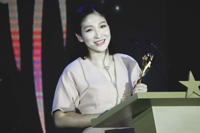 恭喜刘国梁，刘诗雯没食言，小枣跨界履职新岗位，国乒迎意外收获