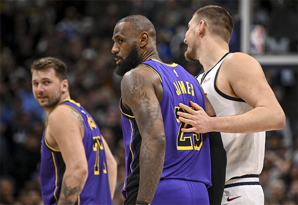 湖人23分屠掘金！东契奇32+10+7炸裂，火箭 “助攻” 湖人重返西部第四