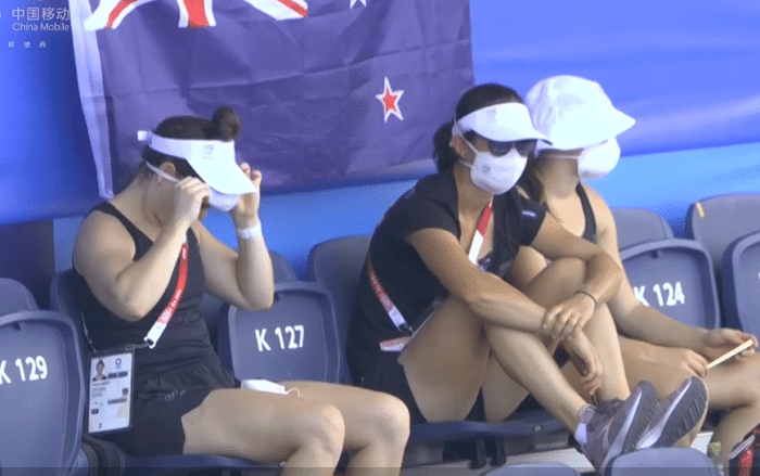 丑陋的比赛！中国队6粒进球，裁判5看VAR吹掉3球，遗憾无缘出线