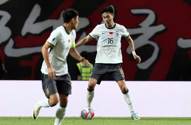 中国男足压哨进18强 分档确定后面临分组难题