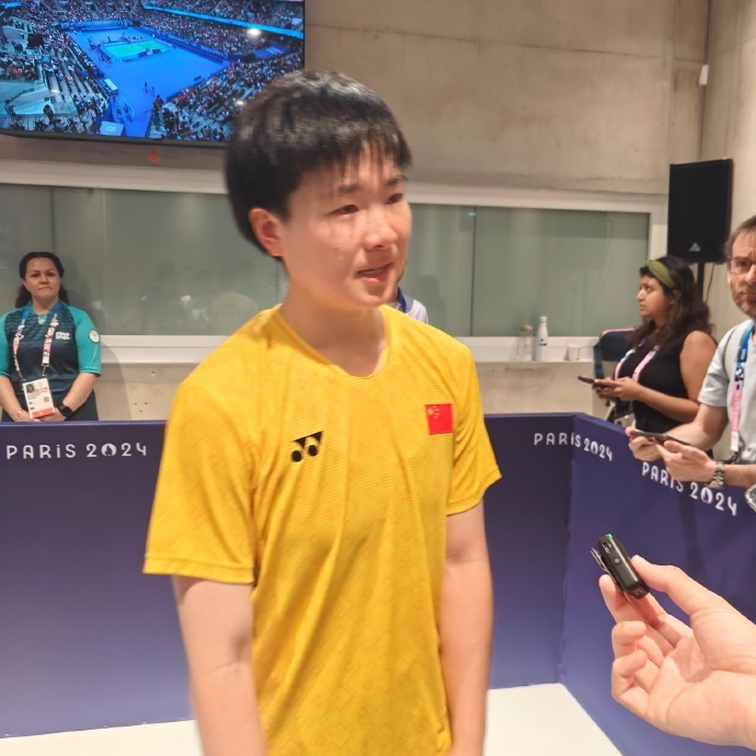 何冰娇晋级奥运女单决赛，对手马林重伤退赛