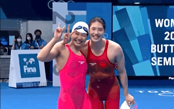 中国队第13金圆梦！张雨霏斩获中国游泳队首金，0.05秒丢冠后泳坛女神逆袭