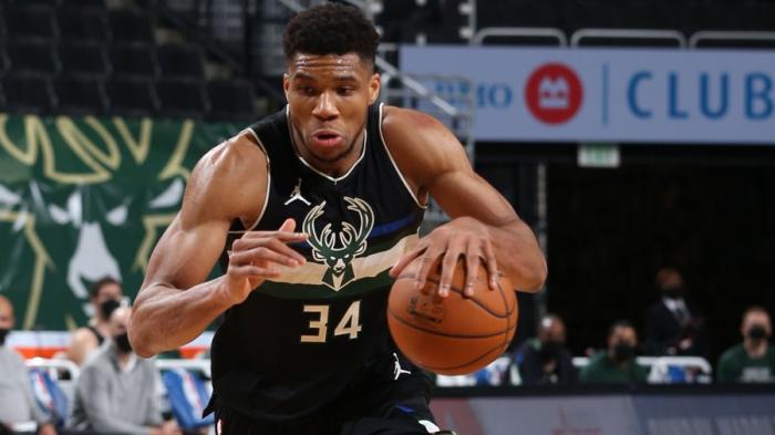 追平乔丹+历史唯一！字母哥刷三大神迹，卡椒最后9投0中创尴尬纪录