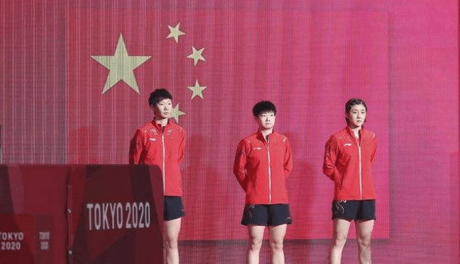国乒登上试卷！女团摘金后给亚军掌声，梦之队2021年成绩喜人