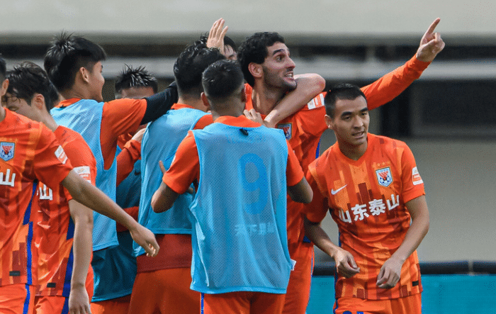 准备入境隔离！40球“新佩莱”接近加盟泰山队，最快3天敲定转会