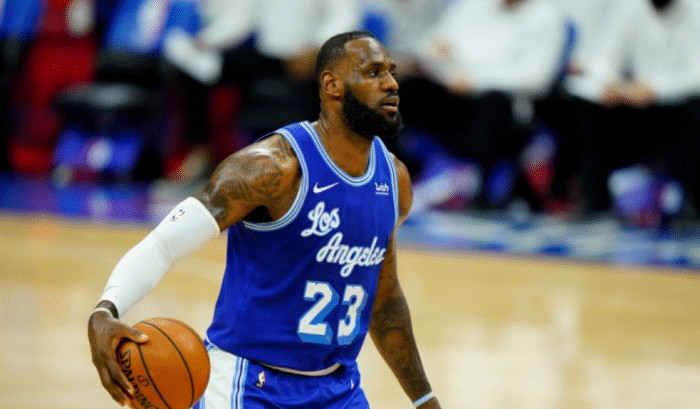 太强了！一人完胜全联盟！MVP榜力压詹姆斯实至名归