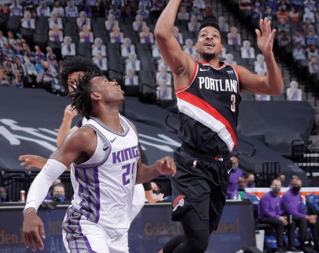 29分钟轰37分！麦科勒姆超名宿比肩库里创纪录，国王调侃赶紧停下来