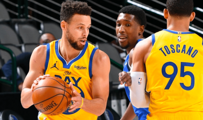 仅用22场！库里赛季三分命中数突破100！历史前4独占3席太霸道