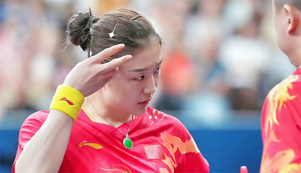 陈梦在巴黎奥运乒乓球女单比赛中成功逆转