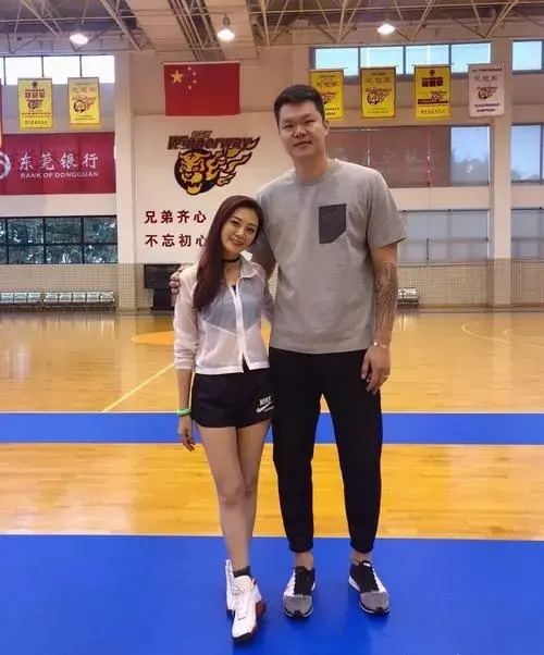 18年的广东男篮生涯，朱芳雨一共在CBA赚到多少薪水？