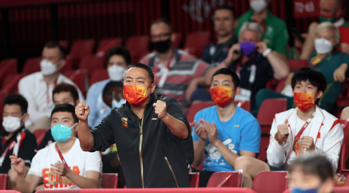 刘国梁好口才！激情演讲+点评队员，不愧是交大研究生姚明校友