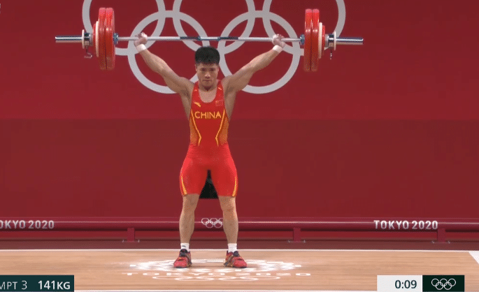 中国军团第5金！李发彬单脚挺举稳夺冠军，打破两项奥运纪录