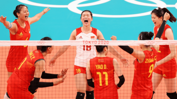 封神一战？王梦洁疯狂救球，飞奔撞到广告牌，获宋世雄点名称赞