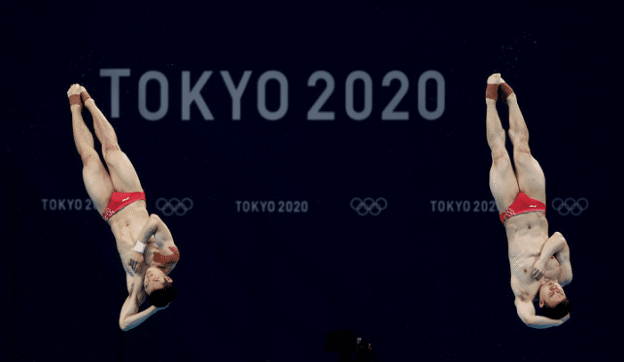 重点失误！俄奥队超高难度尴尬0分，英国跳水“炸鱼”后心态崩了