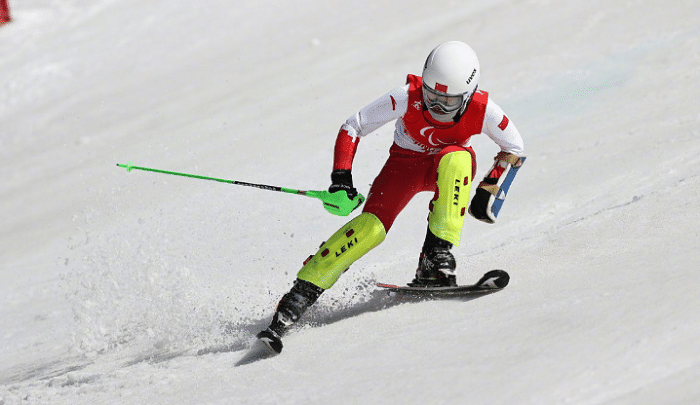 2金3银！张梦秋冬残奥会收官，创多项纪录，颁奖仪式发型抢镜