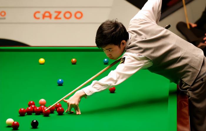 13-12！斯佳辉闯入世锦赛4强，创21世纪神迹，换手绝杀全场喝彩