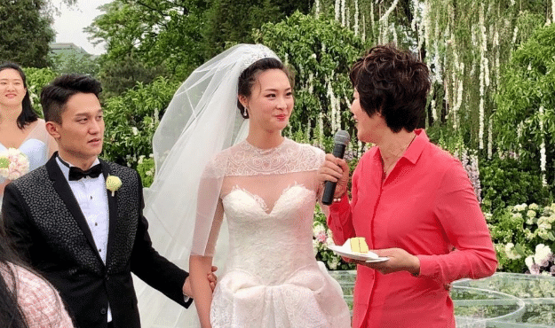 甜蜜！惠若琪收到老公送的网红玩具，内心吐槽：真的还是假的？