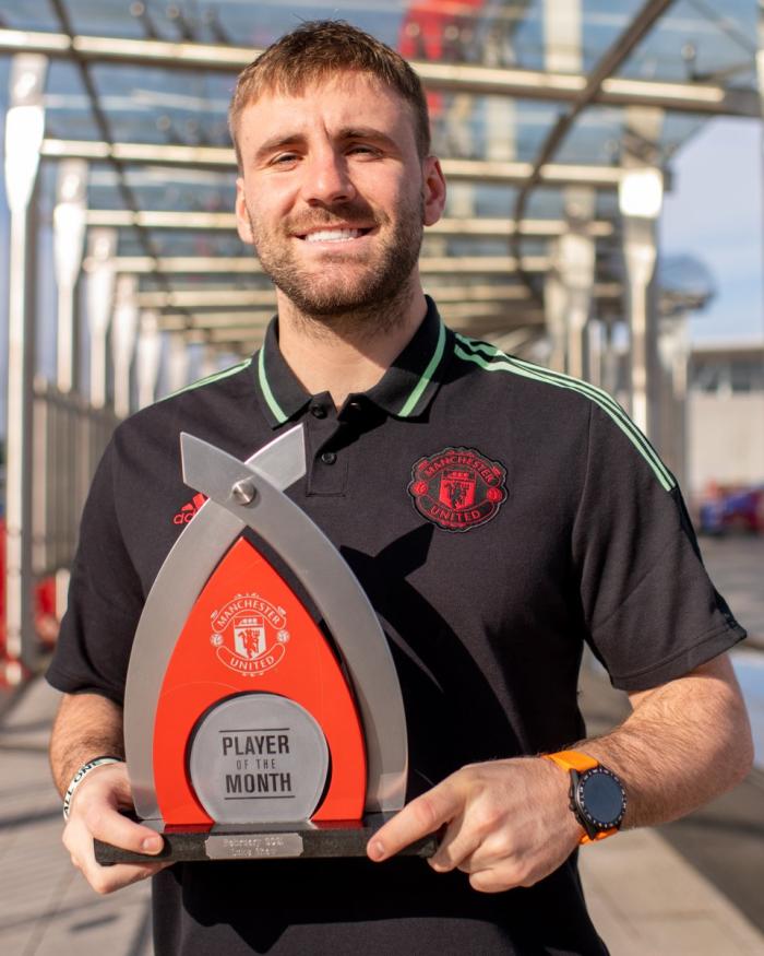 曼联将续约英超第一左后卫，周薪超20万！索帅暗批范加尔错卖一人