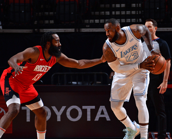 一个现象，詹姆斯来湖人两年后，西部的球星都去哪了？