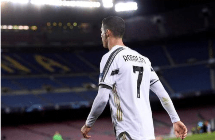 欧冠出局后，尤文再遭打击！C罗欲离队，巴黎和曼联或成起下家！