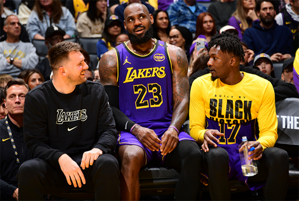 榜样力量！40岁詹姆斯雷打不动，任何活动率先到达