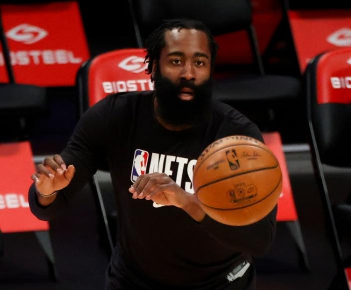 欧文怒喷造谣者！美国杨毅：他在不在篮网都能进总决，杜兰特会拿MVP！