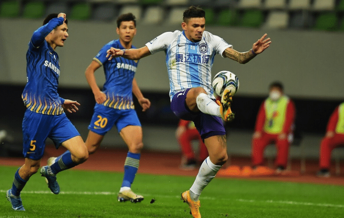 压哨准入！津门虎获2好消息，泰达仍是“救命稻草”，苏宁遭怒骂