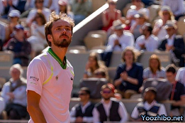 梅总”梅德韦杰夫生涯七次出战法网第五次一战出局