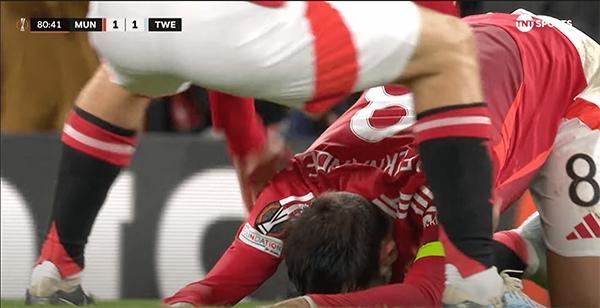 曼联困境：B费遭质疑 滕哈格陷战术两难之境