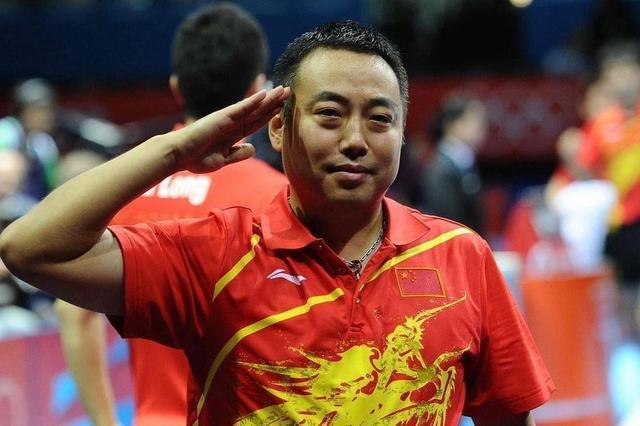 10岁入伍，在八一队打拼30年，刘国梁如今是啥职务？工资多少？